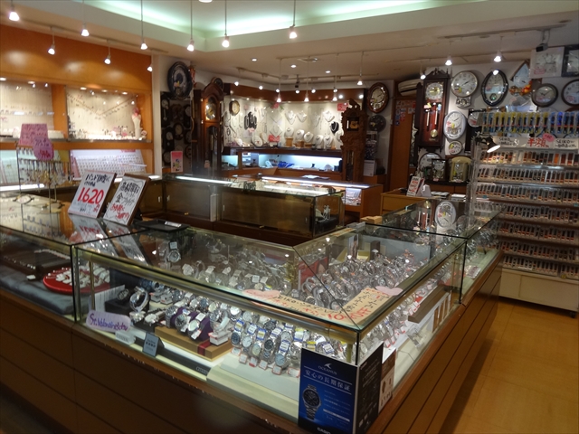 すいたうん｜JR吹田駅周辺商店街ポータルサイト | 時計・宝石の美王（ビオウ）