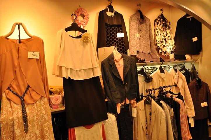 すいたうん｜JR吹田駅周辺商店街ポータルサイト | ブティック　トモヤ