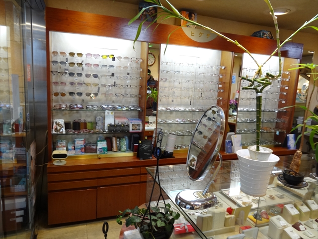 すいたうん｜JR吹田駅周辺商店街ポータルサイト | ヒグチ（宝石メガネ時計）