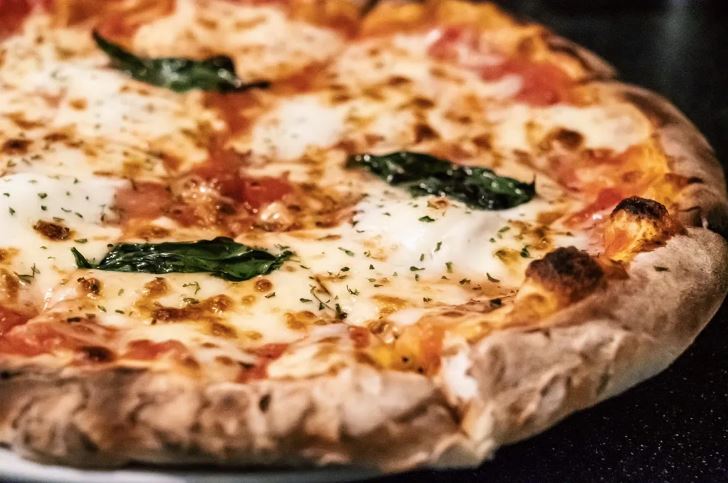 すいたうん｜JR吹田駅周辺商店街ポータルサイト | ピザと石窯の小さなお店 Ani-アニ-