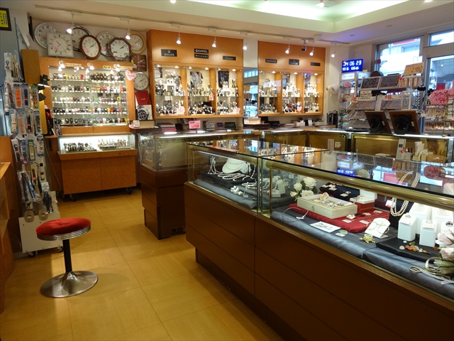 すいたうん｜JR吹田駅周辺商店街ポータルサイト | 時計・宝石の美王（ビオウ）